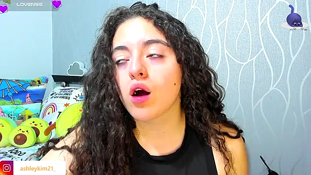 AshleyKim  online show from 11-08-25, 10:57