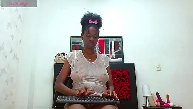 Snapshot of LexiStone_ chatting on 02-12-25, 12:48 LexiStone online show from 02-12-25, 12:48