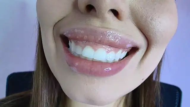 lisbet21x online show from 12-18-25, 08:12