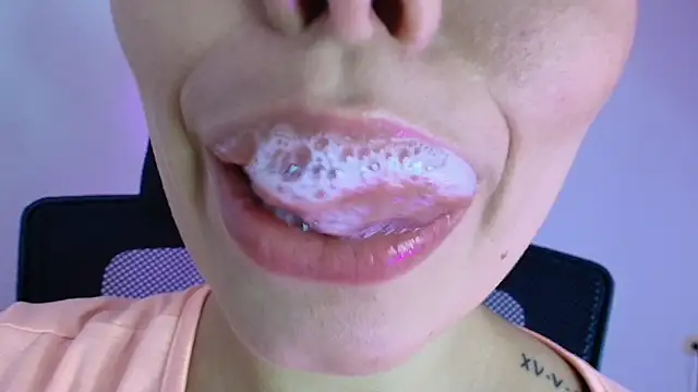 lisbet21x online show from 11-21-25, 09:58