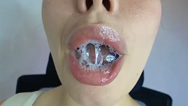 lisbet21x online show from 10-29-25, 09:47