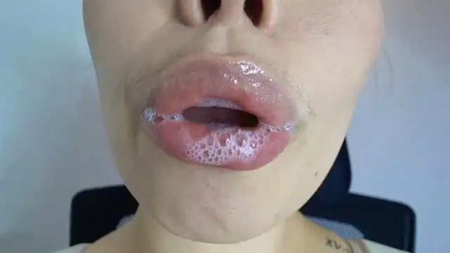 lisbet21x online show from 10-28-25, 09:14