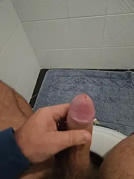 Dolceporco19 online show from 10-27-25, 05:14