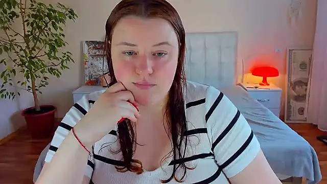 Snapshot of PolinaSalvatore chatting on 05-20-26, 02:36 PolinaSalvatore online show from 05-20-26, 02:36