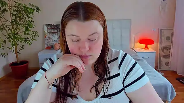 Snapshot of PolinaSalvatore chatting on 05-19-26, 02:46 PolinaSalvatore online show from 05-19-26, 02:46