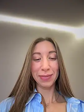 EvaCatt online show from 02-11-26, 02:33