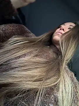 EvaCatt online show from 11-18-25, 03:32