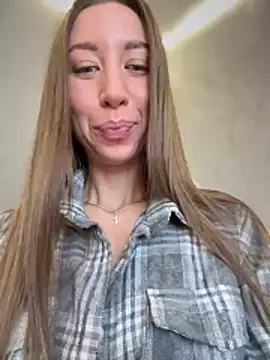 EvaCatt online show from 02-12-26, 02:44