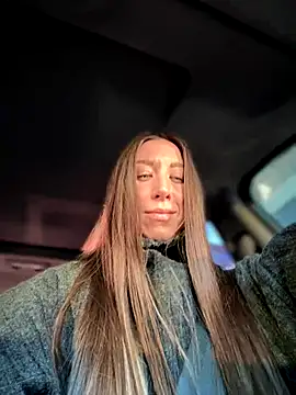 EvaCatt online show from 11-17-25, 02:26