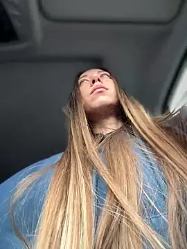 EvaCatt online show from 04-06-26, 03:02