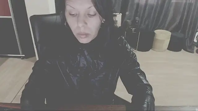 Snapshot of GoldenSasha chatting on 10-04-25, 04:08 GoldenSasha online show from 10-04-25, 04:08