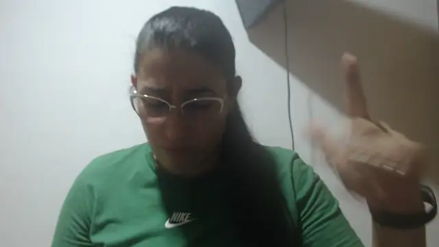 Snapshot of andreaisis2 chatting on 05-14-26, 10:29 andreaisis2 online show from 05-14-26, 10:29