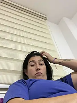 Snapshot of andreaisis2 chatting on 01-10-25, 04:44 andreaisis2 online show from 01-10-25, 04:44
