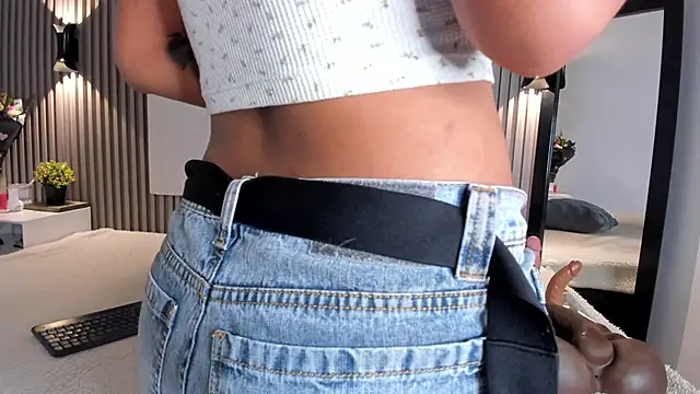 Zafiiraa online show from 10-24-25, 08:02