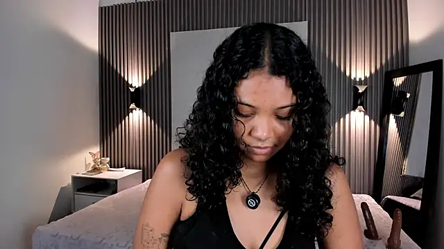 Snapshot of Zafiiraa chatting on 05-10-26, 03:32 Zafiiraa online show from 05-10-26, 03:32