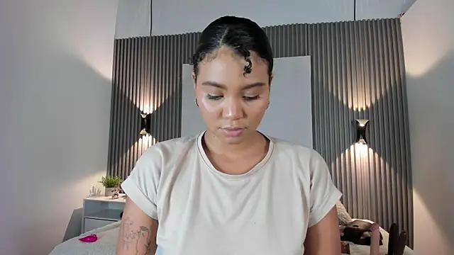 Snapshot of Zafiiraa chatting on 07-07-26, 12:02 Zafiiraa online show from 07-07-26, 12:02