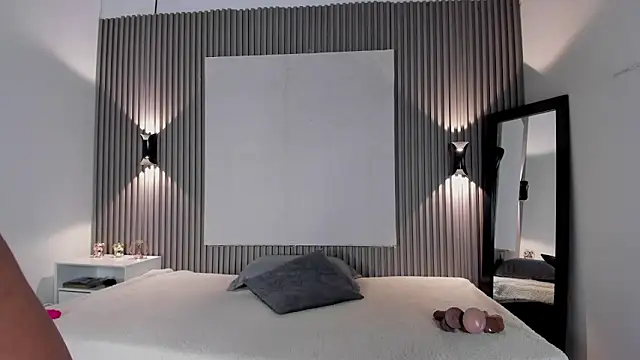 Snapshot of Zafiiraa chatting on 06-04-26, 03:44 Zafiiraa online show from 06-04-26, 03:44