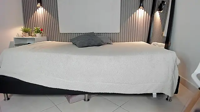 Snapshot of Zafiiraa chatting on 06-16-26, 04:34 Zafiiraa online show from 06-16-26, 04:34