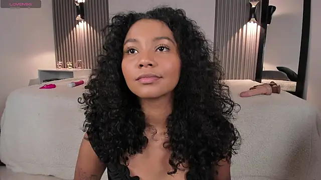 Snapshot of Zafiiraa chatting on 05-28-26, 03:25 Zafiiraa online show from 05-28-26, 03:25