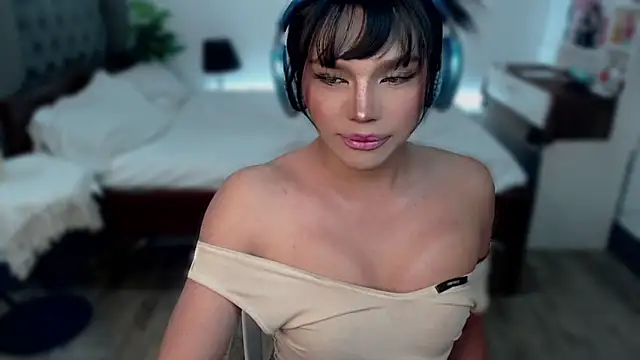 liaa lurrecams online show from 11-27-25, 01:22