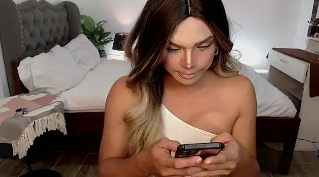 liaa lurrecams online show from 01-20-25, 01:53