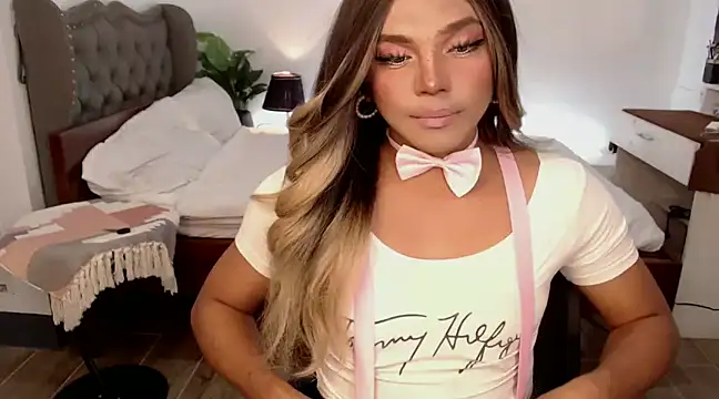 liaa lurrecams online show from 01-24-25, 09:39