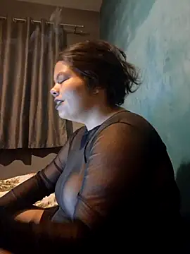 Snapshot of niCuNin chatting on 10-12-25, 05:09 niCuNin online show from 10-12-25, 05:09
