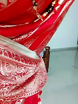 Snapshot of Indian_desi_wife chatting on 06-02-26, 02:44 Indian desi wife online show from 06-02-26, 02:44