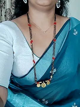 Snapshot of Indian_desi_wife chatting on 06-15-26, 02:34 Indian desi wife online show from 06-15-26, 02:34