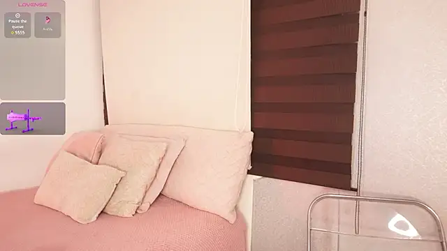 Snapshot of Alexxandra_12 chatting on 02-04-26, 09:59 Alexxandra 12 online show from 02-04-26, 09:59