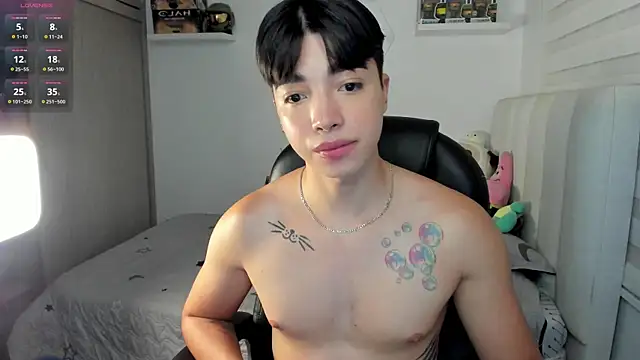 santy7v7 online show from 11-28-25, 01:33