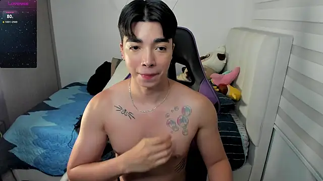 santy7v7 online show from 10-28-25, 01:21