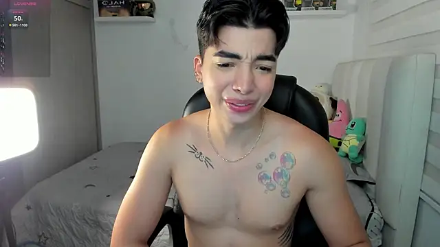 santy7v7 online show from 11-23-25, 01:32