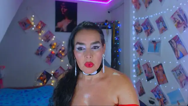 Snapshot of sweet_vanessa_22 chatting on 03-08-25, 03:50 sweet vanessa 22 online show from 03-08-25, 03:50