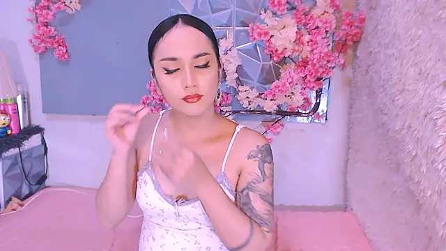 Oriental Tiara online show from 01-16-26, 01:15