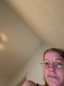 Snapshot of jannis1992 chatting on 05-10-26, 06:54 jannis1992 online show from 05-10-26, 06:54
