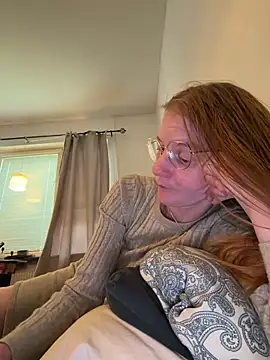 Snapshot of jannis1992 chatting on 06-04-26, 02:33 jannis1992 online show from 06-04-26, 02:33