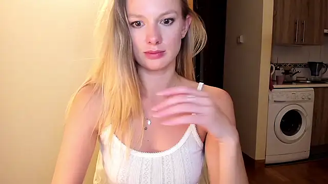 Annloveyou online show from 11-18-25, 09:29