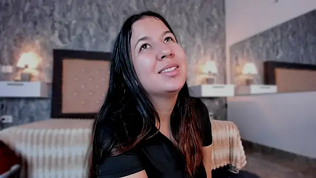 Lia sarahi online show from 10-18-25, 11:34