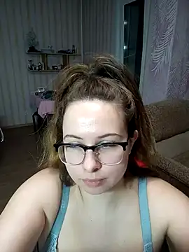 Snapshot of DienkaGreen chatting on 02-25-25, 02:04 DienkaGreen online show from 02-25-25, 02:04