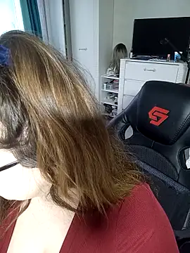 DienkaGreen online show from 10-31-25, 10:56