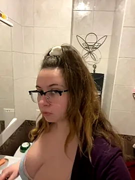 DienkaGreen online show from 12-04-25, 04:44