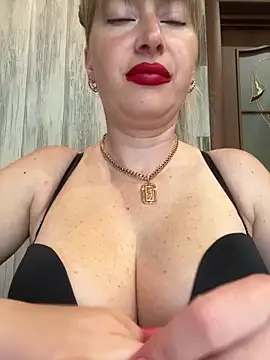 Kittenforyou online show from 06-18-26, 12:32