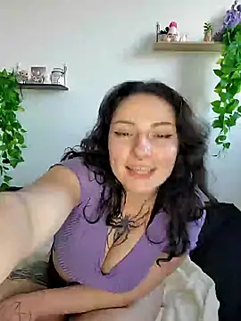 Snapshot of Moxxxie chatting on 03-14-25, 04:19 Moxxxie online show from 03-14-25, 04:19
