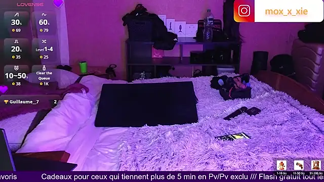 Moxxxie online show from 04-16-26, 02:07