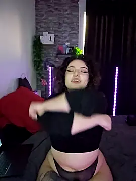 Snapshot of Moxxxie chatting on 11-20-25, 04:07 Moxxxie online show from 11-20-25, 04:07