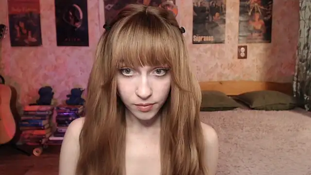 Snapshot of Friendly_Ellie chatting on 02-20-26, 01:13 Friendly Ellie online show from 02-20-26, 01:13