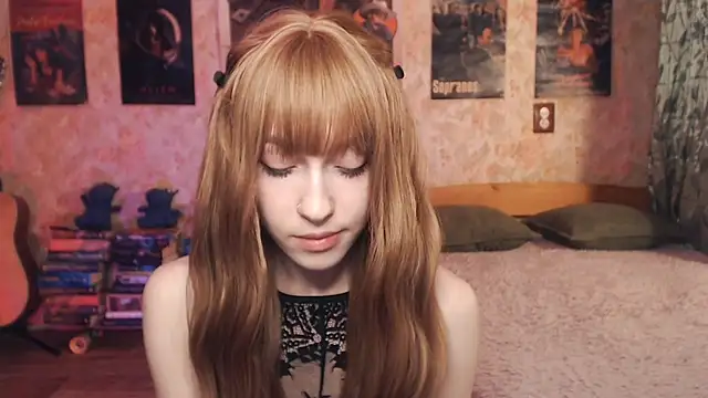 Friendly Ellie online show from 10-18-25, 01:18