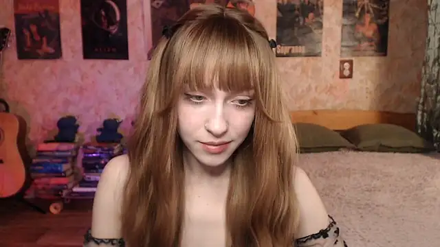 Snapshot of Friendly_Ellie chatting on 02-15-26, 12:22 Friendly Ellie online show from 02-15-26, 12:22