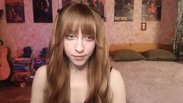 Snapshot of Friendly_Ellie chatting on 02-13-26, 01:27 Friendly Ellie online show from 02-13-26, 01:27